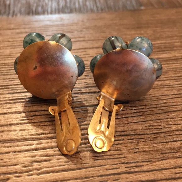 Vintage Beaded Clip Earrings Flower Shape - Picture 5 of 8